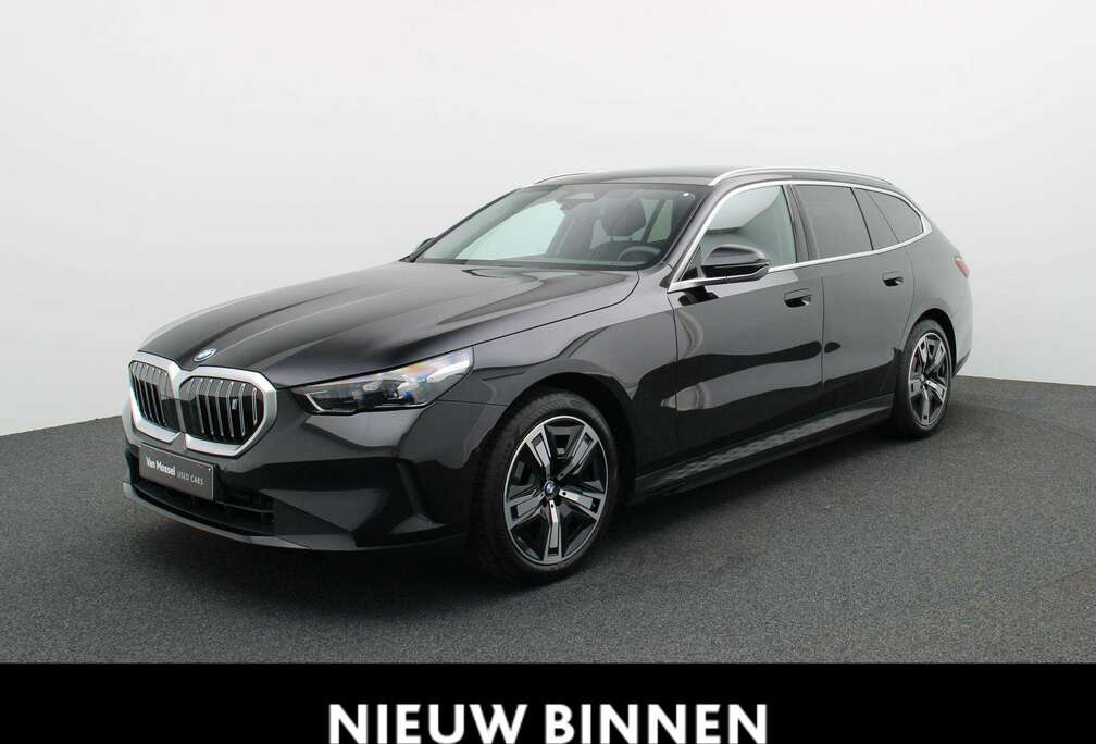 BMW Touring eDrive40 250kW leder  verw.zetels  carpl