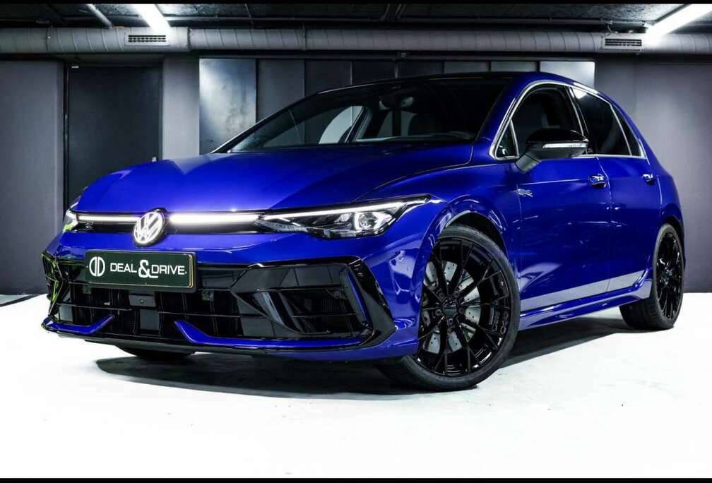 Volkswagen 8.5 4M BLACK EDITIONWARRANTY 9/2030AKRAPOVIC