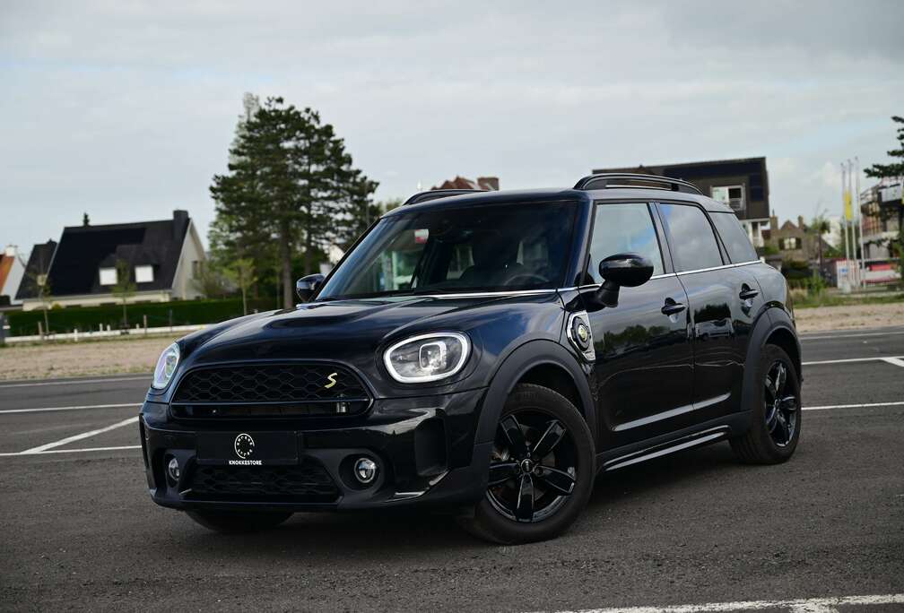 MINI ALL4 / SPORTSEATS / LED / CARPLAY / DAB / DRIVING ASSISTANT / FULL BLACK / CAMERA / ADAPTIVE CRUISE / LEATHERETTE