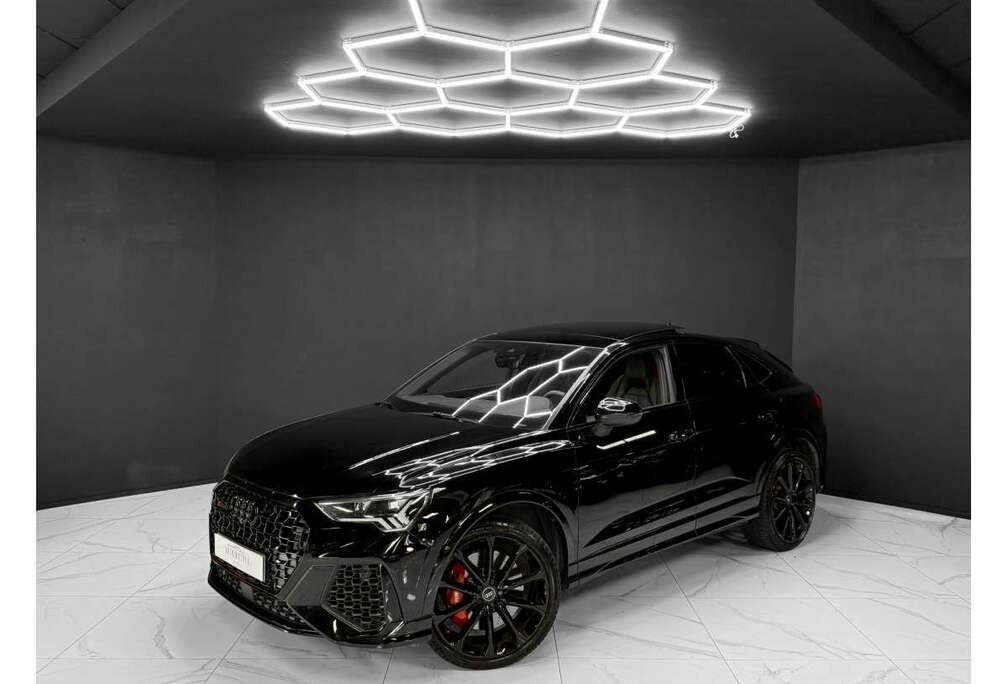 Audi Sportback / 360 / Sonos / Pano