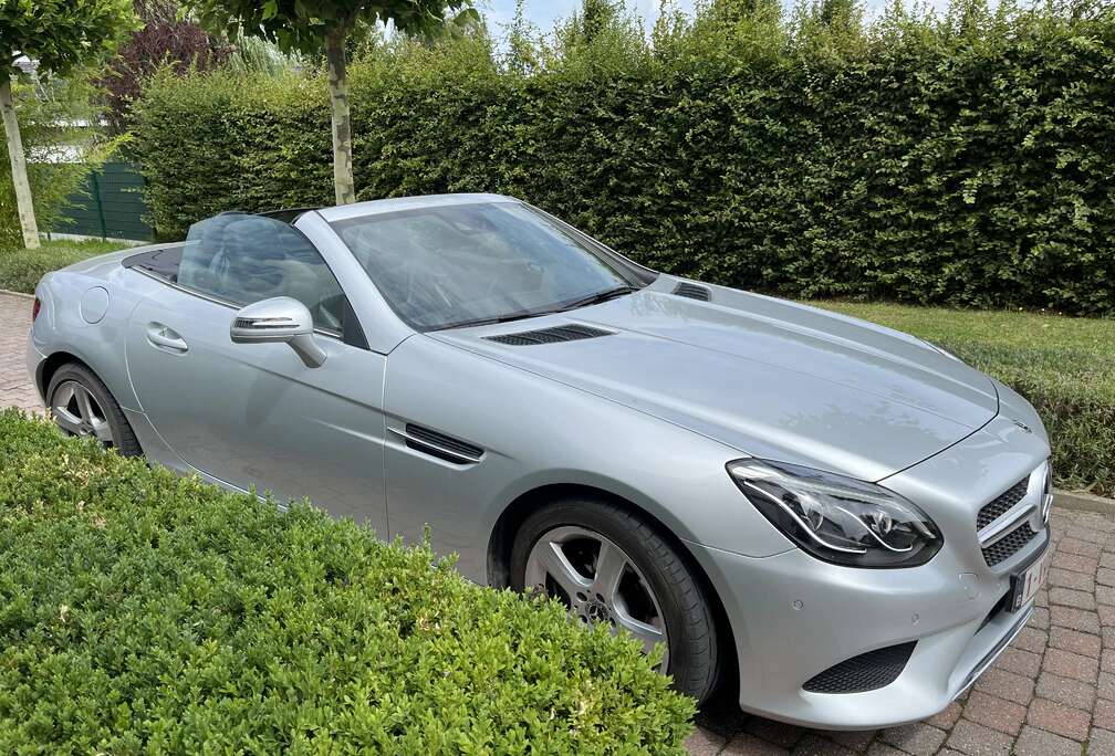 Mercedes-Benz SLC 200 9G-TRONIC