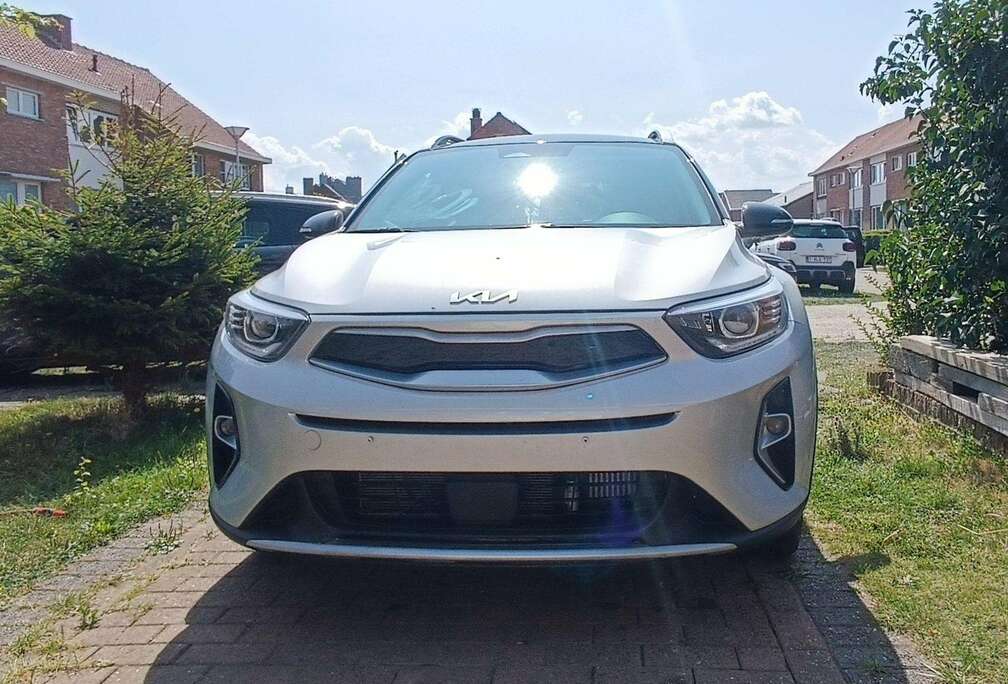 Kia Stonic 1.0 T100 DCT Black Edition, 2023, 3200 km.