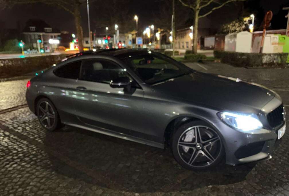 Mercedes-Benz Coupe 9G-TRONIC AMG Line
