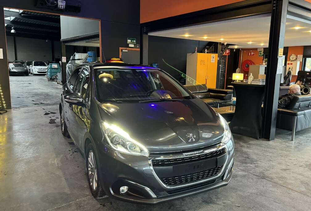 Peugeot 208 - AUTOMATIQUE - A/C - NAVI - MEDIA/TEL-LIM/REG