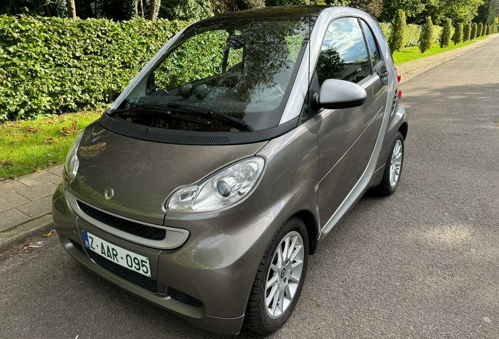 Smart 1.0i Mhd  Essence CLIM NAVI Toit PANO  Gar 12M