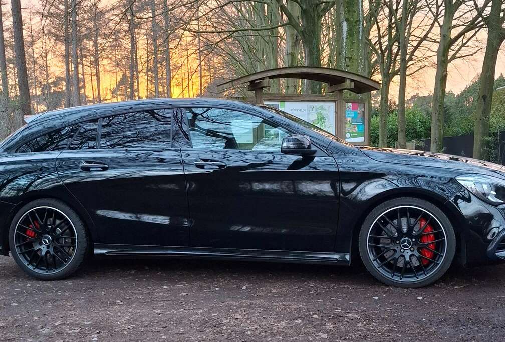 Mercedes-Benz CLA 45 AMG 4-Matic