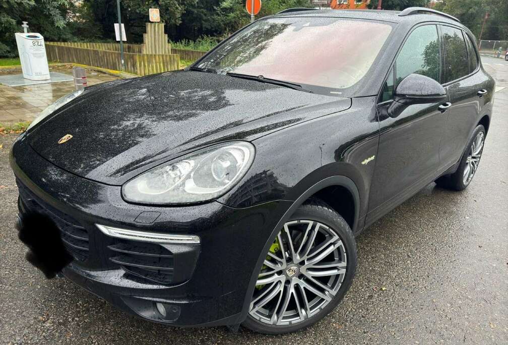 Porsche 3.0i V6 Hybrid Tiptronic S