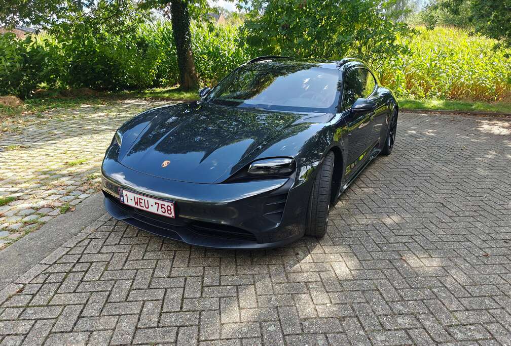 Porsche Taycan GTS Sport Turismo