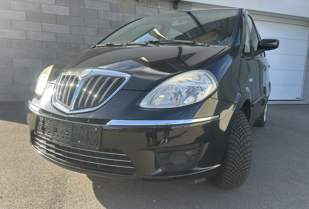 Lancia 1.4 8v 77ch Oro