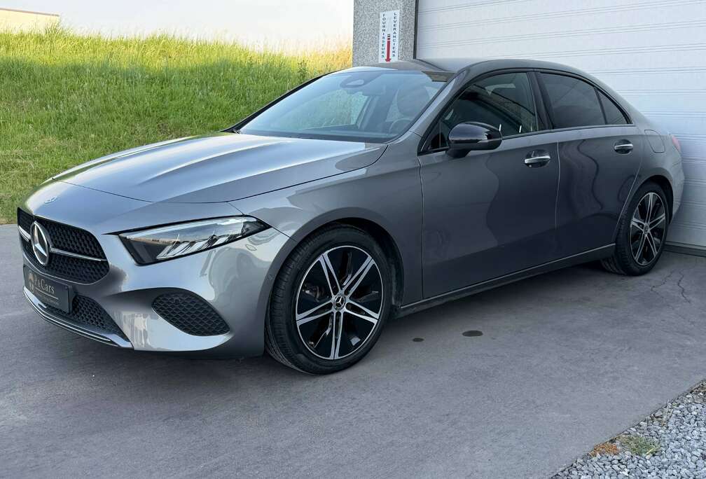 Mercedes-Benz A Sedan 200 Luxury Line