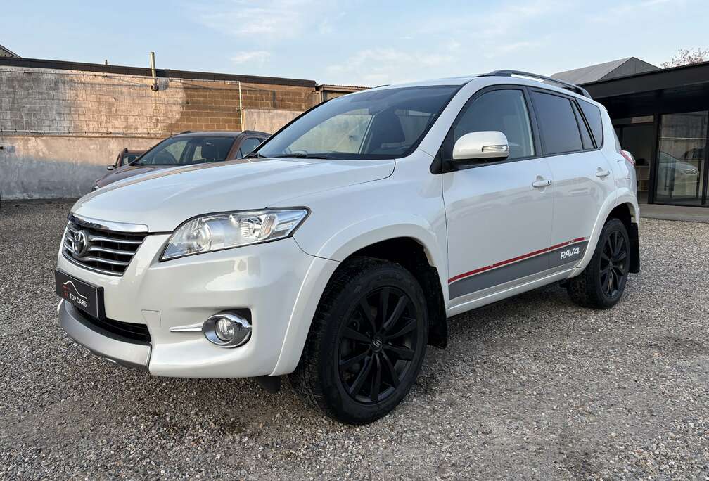 Toyota 2.2 D-4D D-CAT 4x4 * Utulitaire *