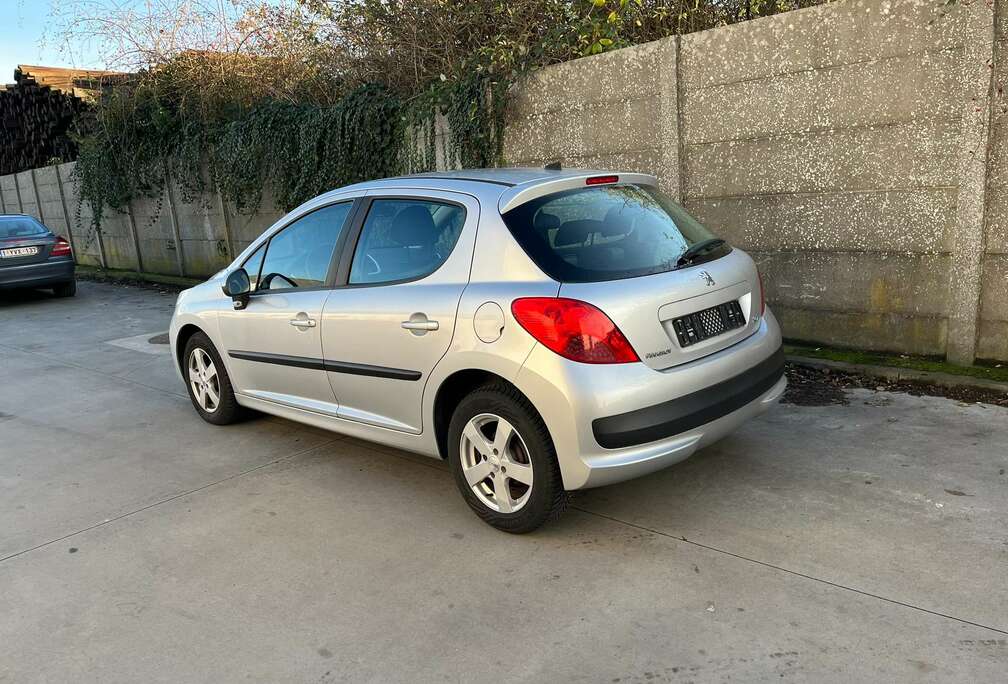 Peugeot 207 1.4i Sporty