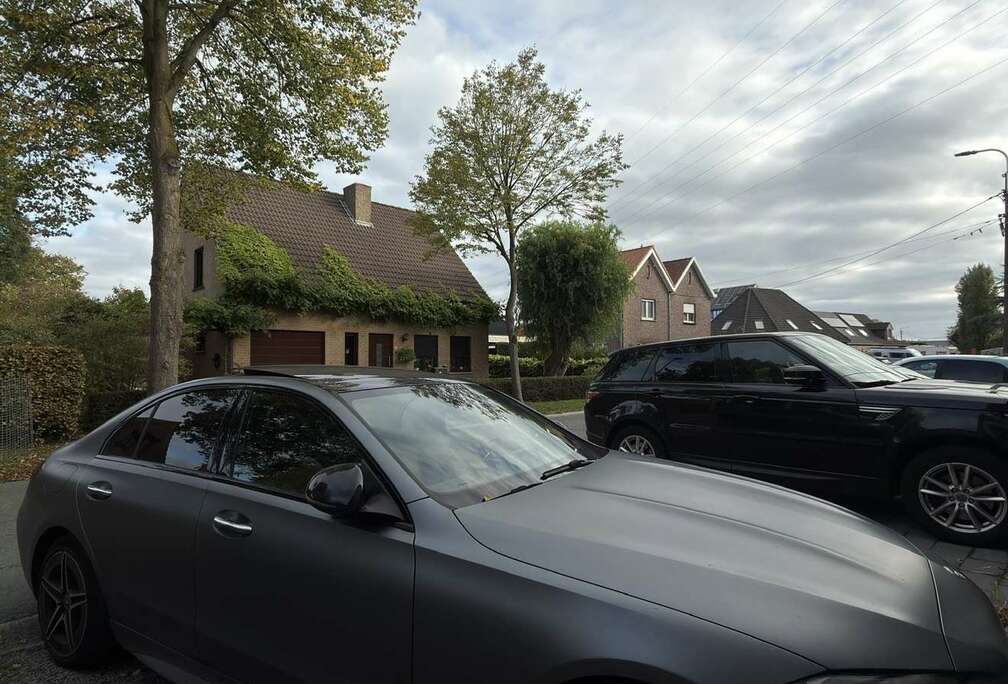 Mercedes-Benz e 9G-TRONIC AMG Line