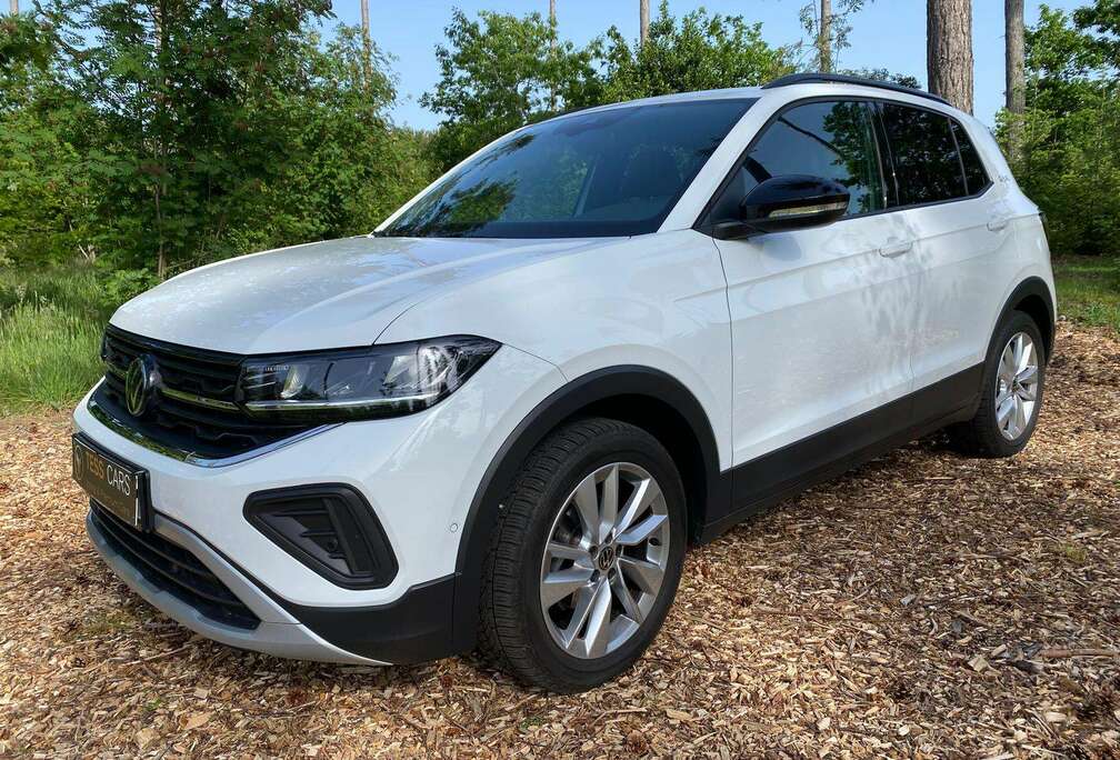 Volkswagen Automaat DSG,LED,Digitaal display,Navi,Park sensoren,Verw zetels,Adap cruise,Spoor assist,DAB.......