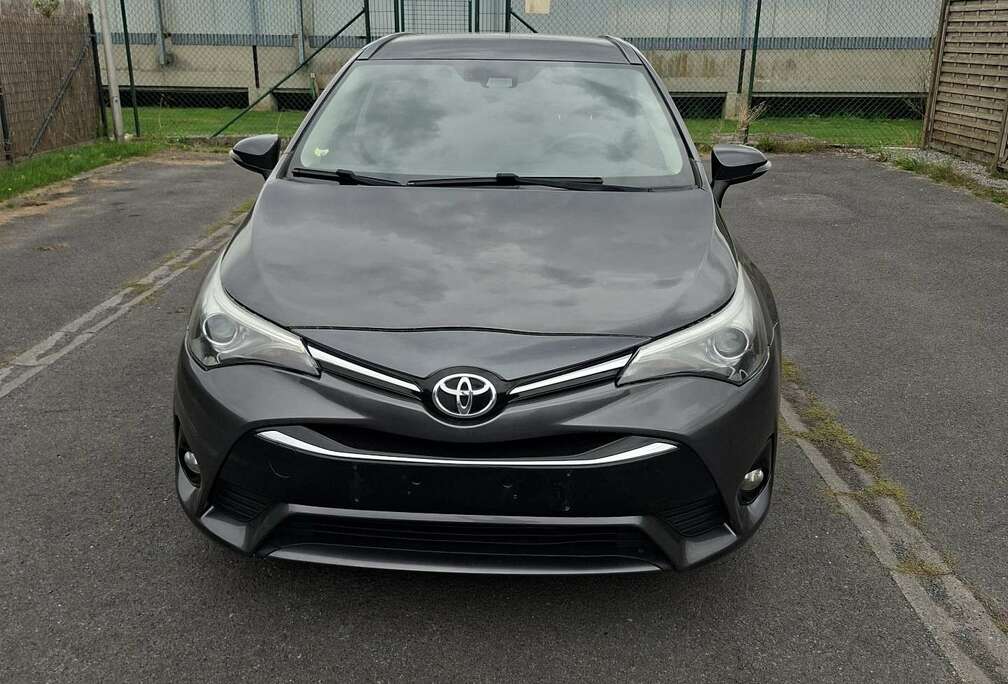 Toyota Touring Sports 2.0 D-4D Edition-S