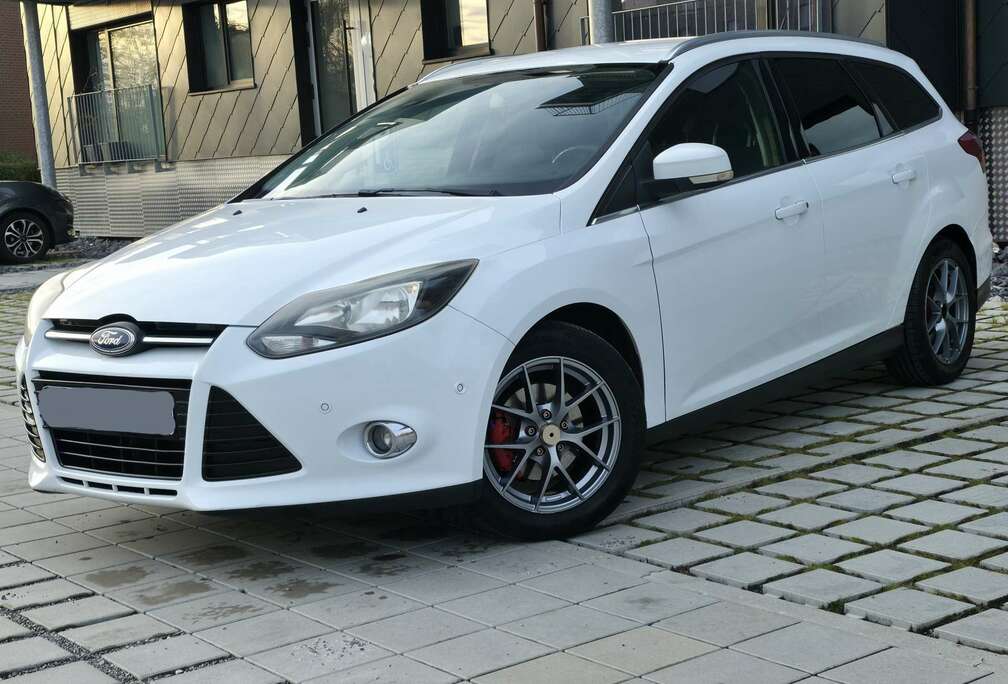Ford Ford focus 1.6 anne 2015 avec Demande D\'immatricul
