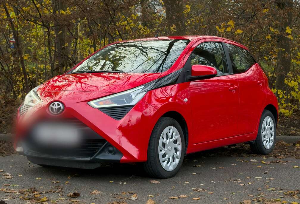 Toyota 1.0i VVT-i x-play