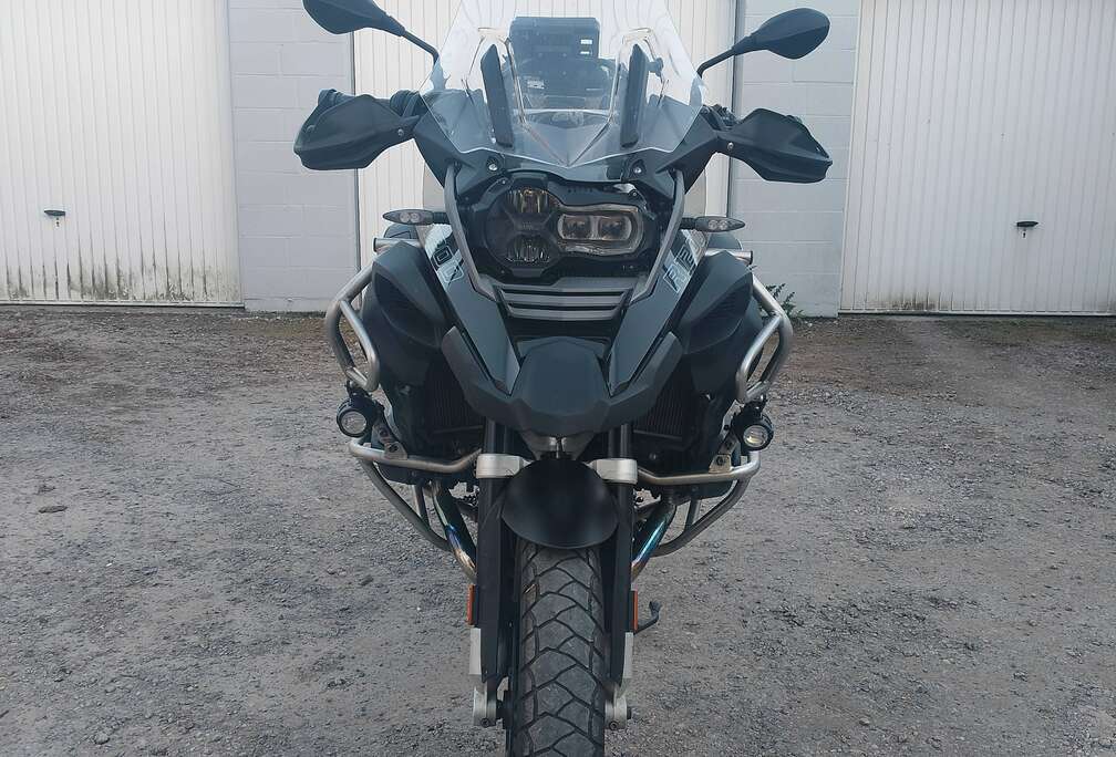 BMW Akrapovic