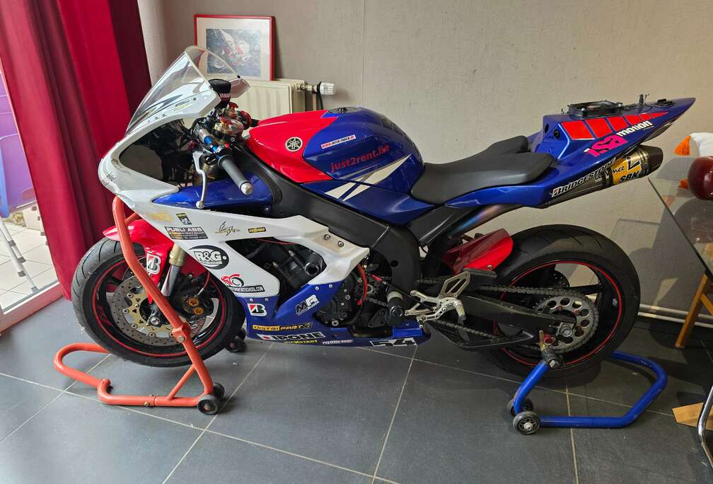 r1 piste