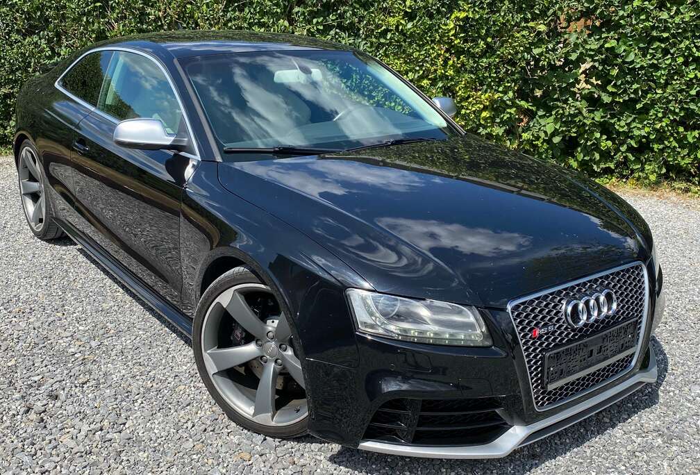Audi Coupé 4.2i V8 FSI Quattro