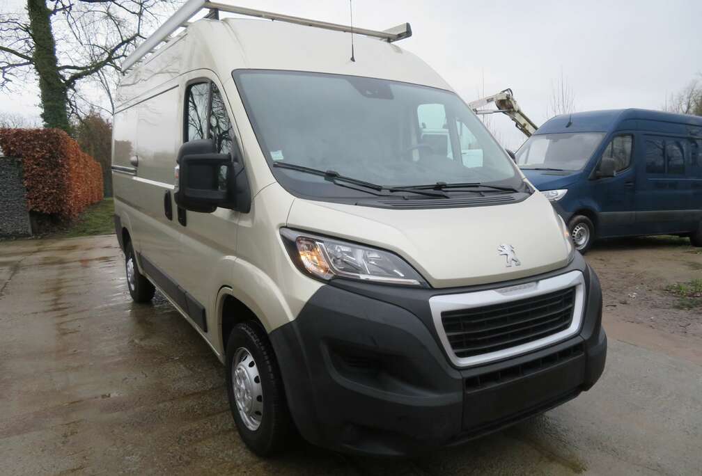 Peugeot 2.2 BlueHDi L2H2 Premium