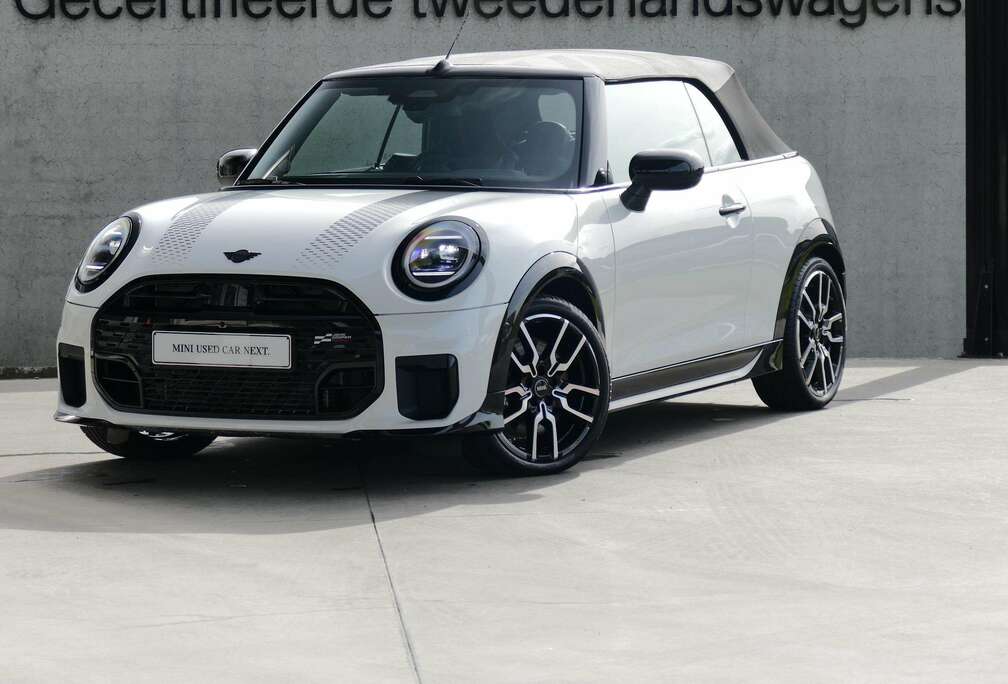 MINI Open-top MINI S, JCW spec, wind in your hair.