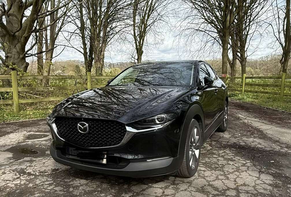 Mazda 2.0i SKYACTIV-G MHE Skydrive Luxury