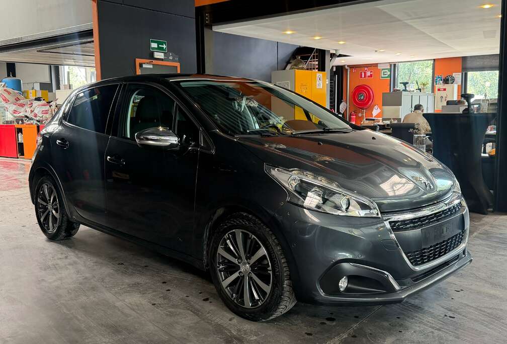Peugeot 208 1.2  Allure S/12 MOIS DE GARANTIE