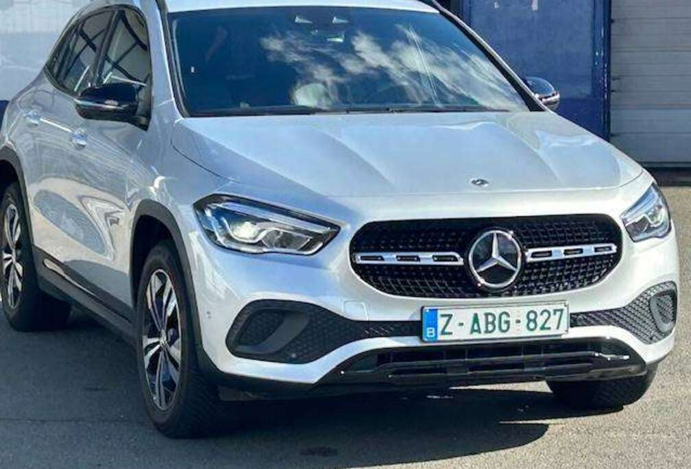 Mercedes-Benz GLA 180 Business Sport Line Led Navi Apple Carplay Nightpak Camera Trekhaak
