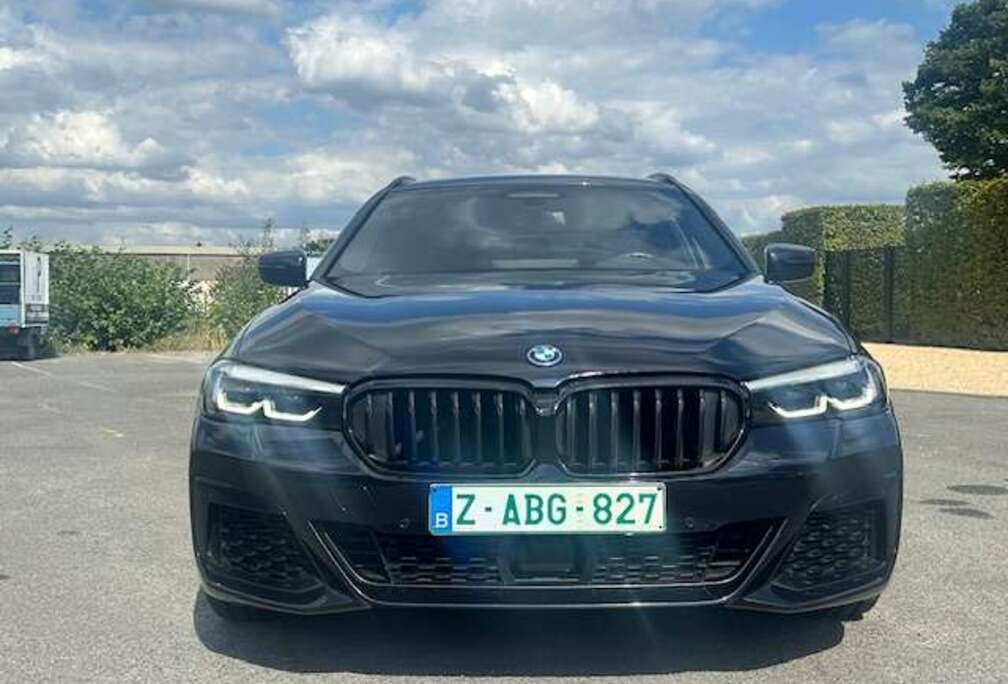 BMW Touring 520eAS PHEV Plug-in hybride M-pak Shadowline Full Black 20\'\' sfeer camera apple...