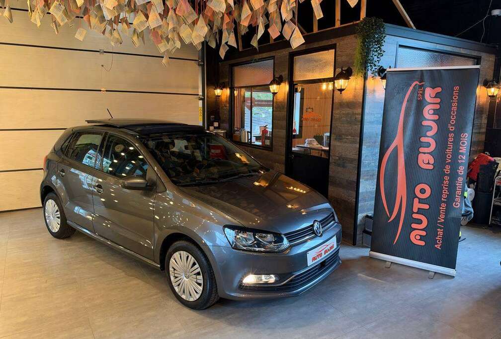 Volkswagen Polo 1.0i Comfortline **TOIT OUVRANT + CARNET COMPLET VW**
