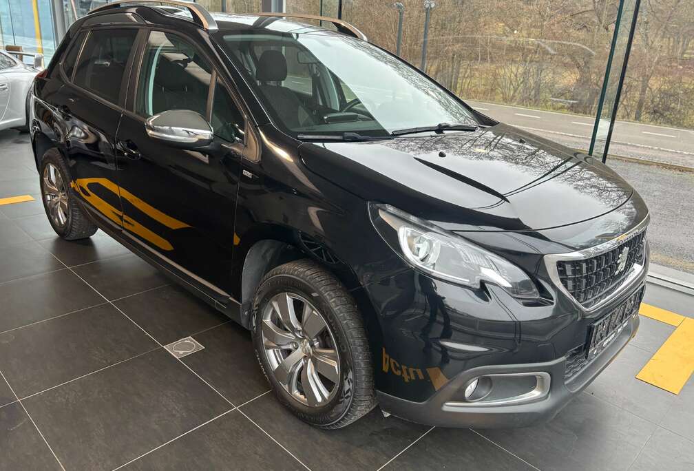 Peugeot 2008 1.2i PureTech Style