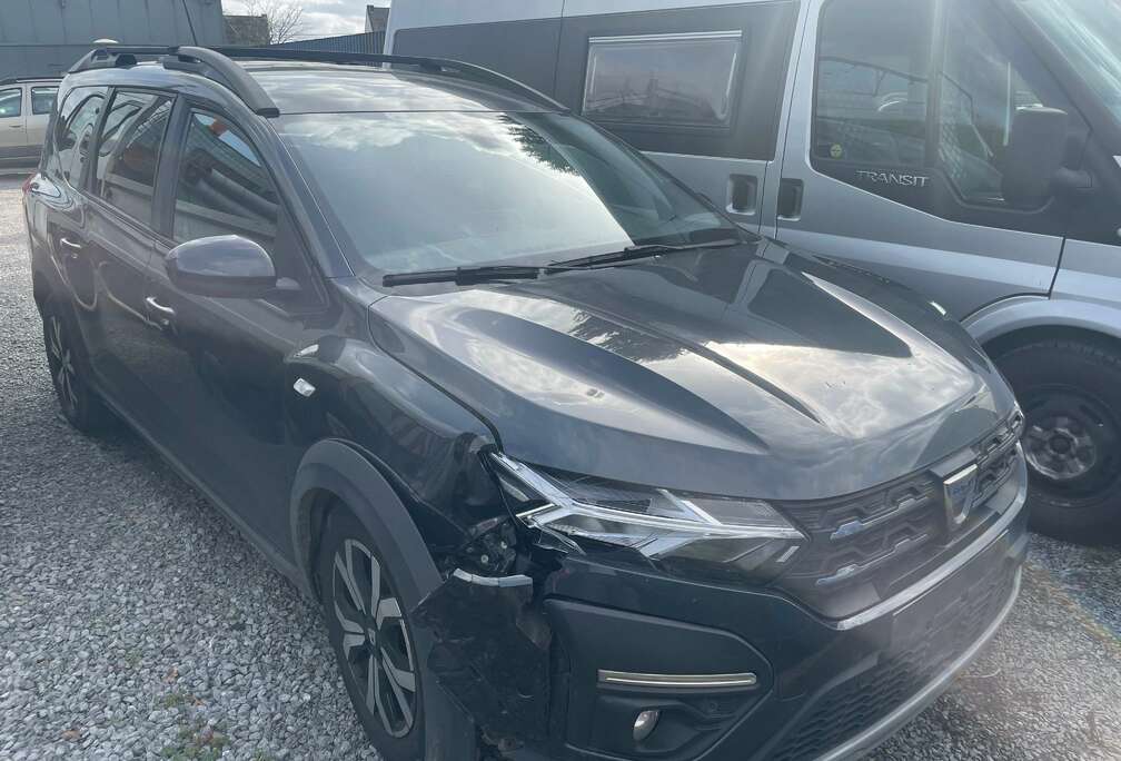 Dacia Jogger 1.0 TCe 7pl. ( léger accident - pas de procédure )