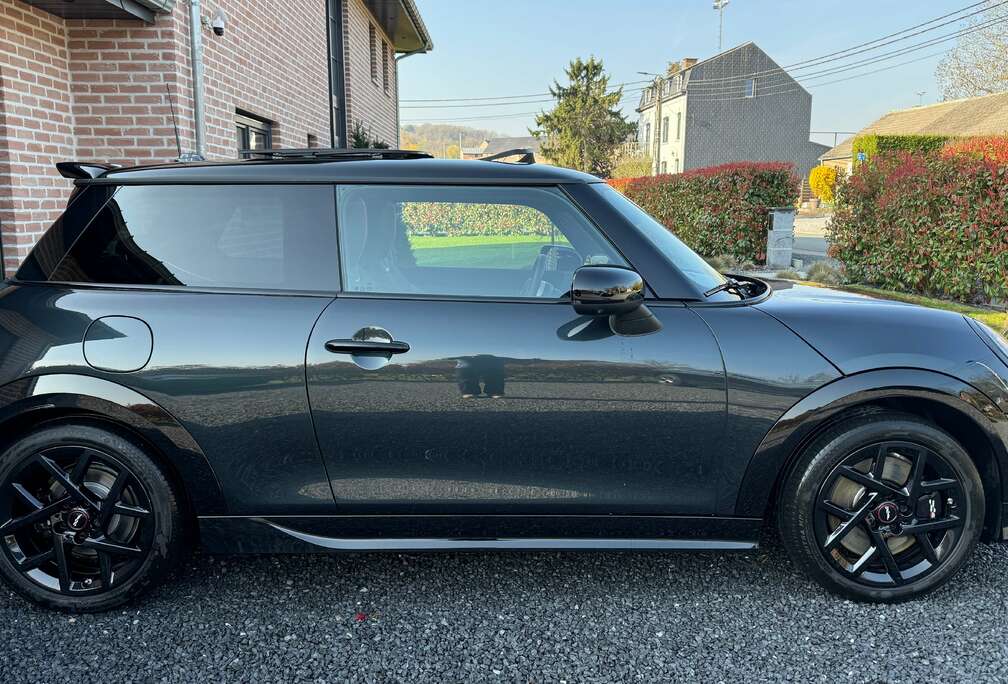 MINI Nouveau Model John Cooper Works Trim / Pack XL/ Toit ouvrant....