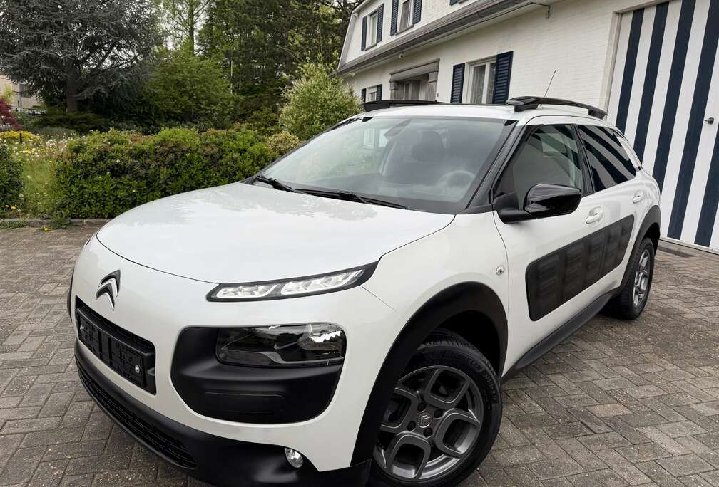 Citroen 1.2 PureTech - White/Black Sport Edition