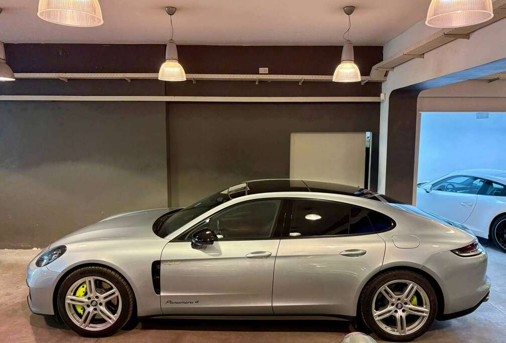 Porsche Panamera 4 e-Hybrid