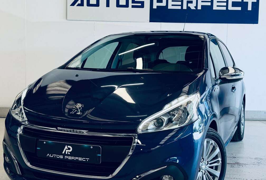 Peugeot 1.2i Style JA16\' NAVI CRUISE PDC BLUETOOTH CLIM