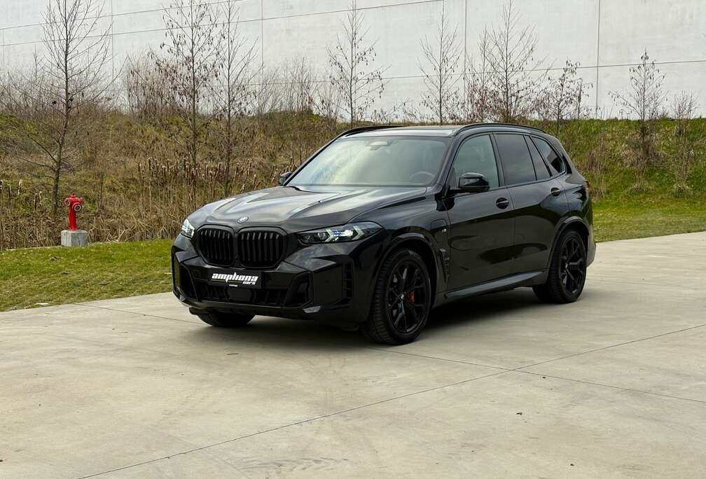 BMW X5 xDrive50e M sport Pro   full black bad ass