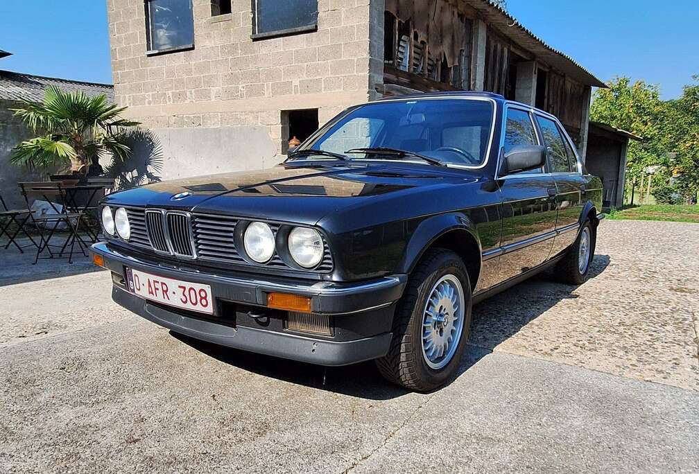 BMW E30