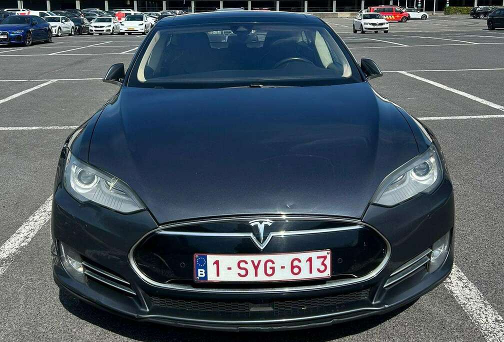 Tesla Model S 60 kWh Dual Motor