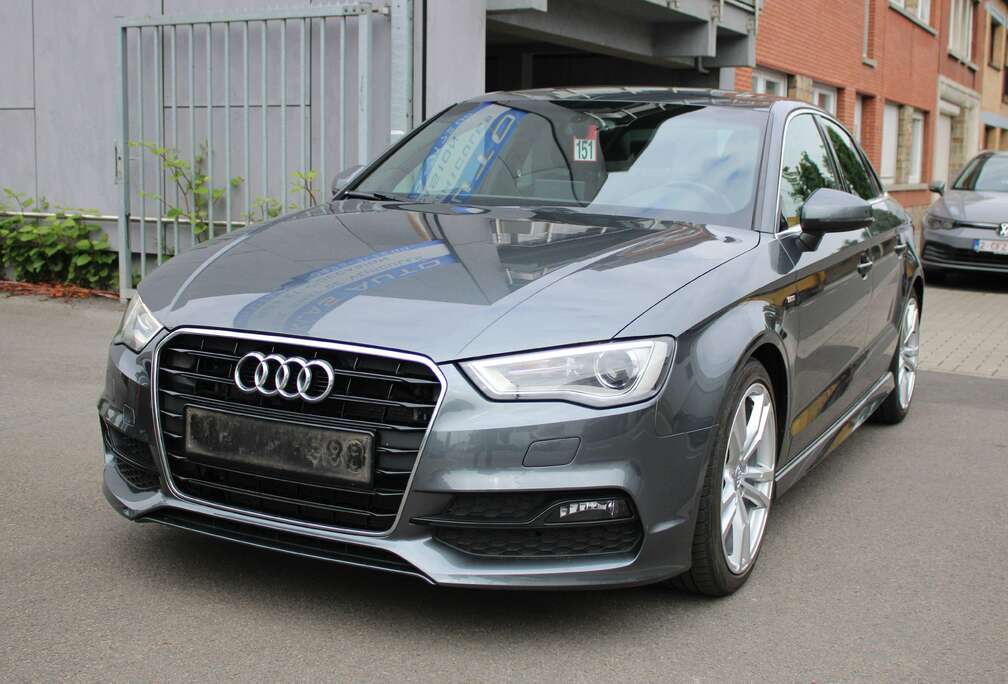 Audi 2.0 TDi 136cv  Sedan Ambition S line