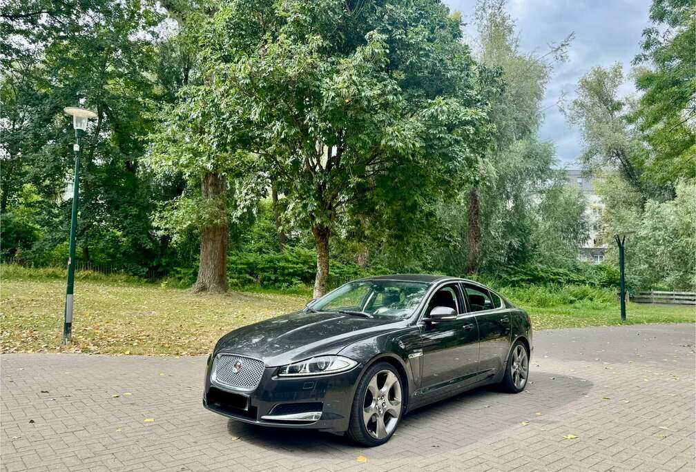 Jaguar XF 2.2 D Prestige