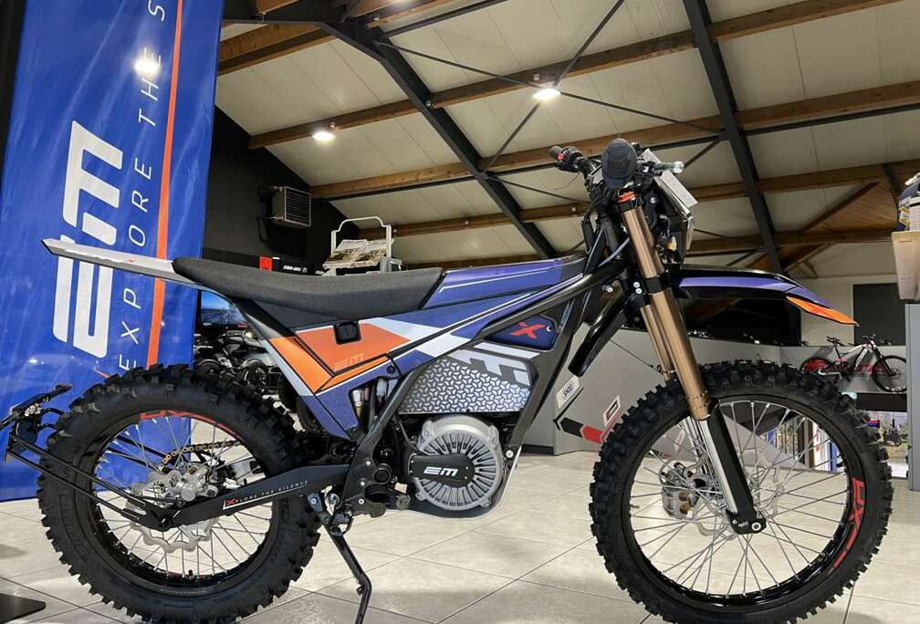 XR 700 NM, 3500 KW, 85 KM/H, Autonomie 88 km, embr