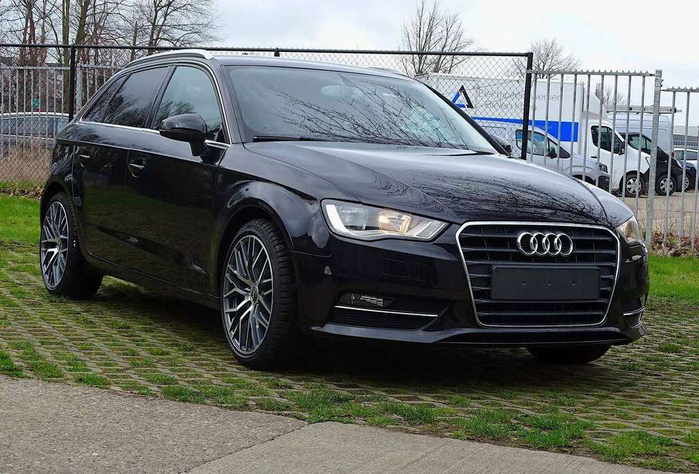 Audi A3 Sportback 1.6 TDi Attraction S tronic