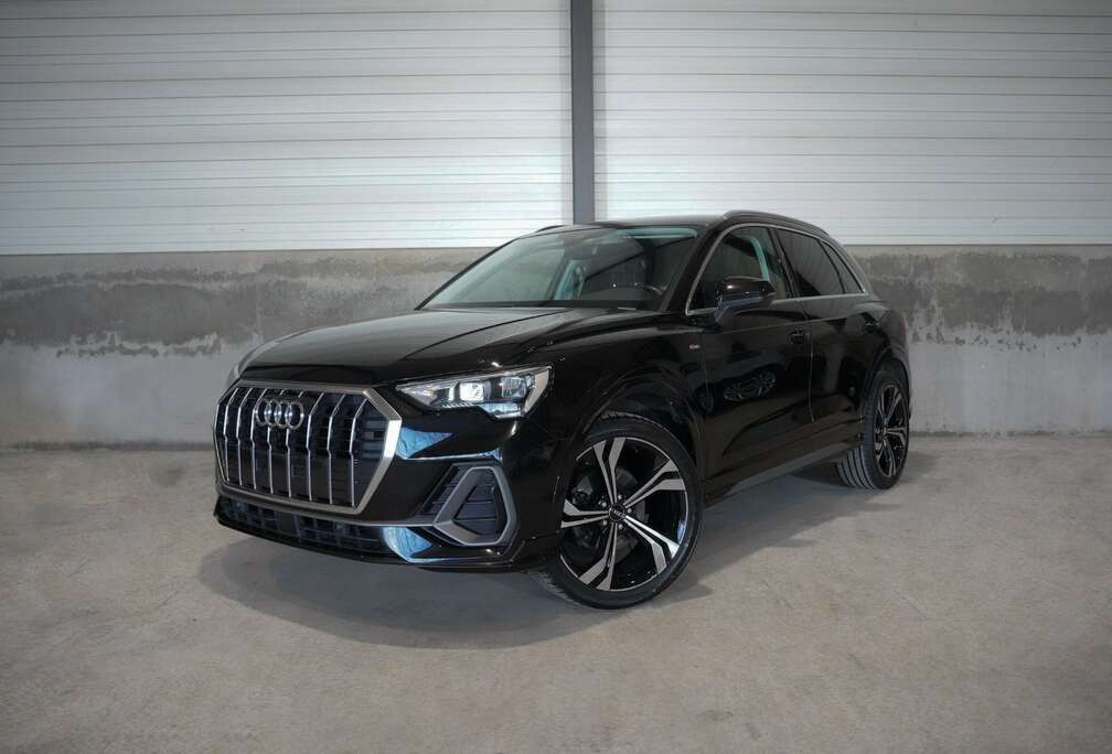 Audi  S-LINE  FULL BLACK  20\' S-LINE  TVA