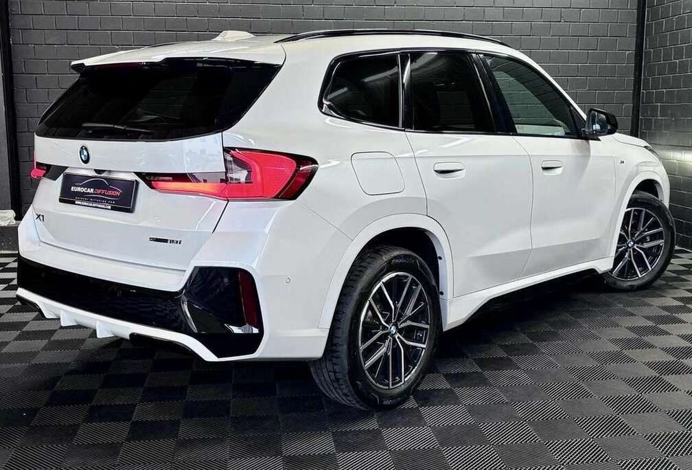 BMW 18i sDrive 136 CV M-Sport * Hayon * Caméra * Siège