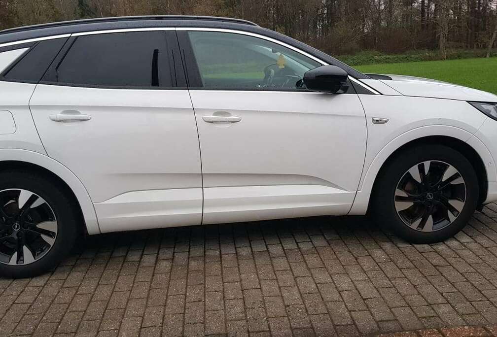 Opel 1.2 T 130 GS Line + GPS +LED Lights +Heated Seats