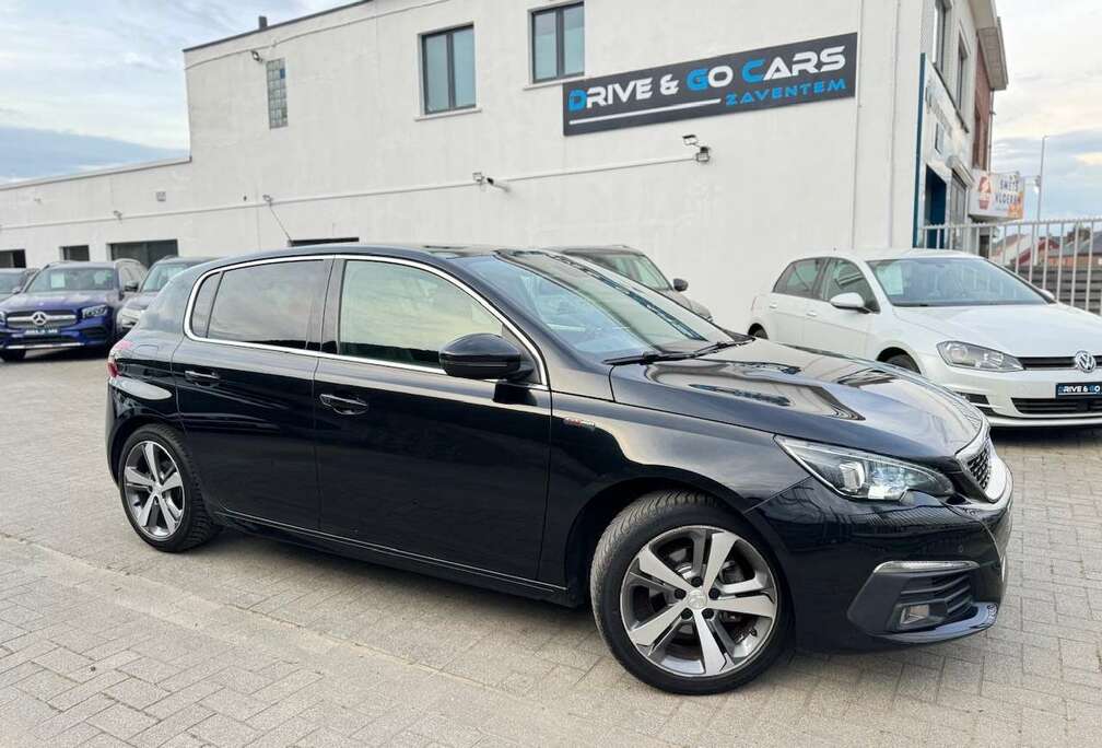 Peugeot 1.2 Benzine GT Line (EU6.2) ** 1 JAAR GARANTIE **