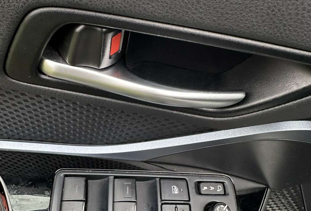 Toyota C-HR Hybrid 1.8i VVT-i C-Hic Bi-Tone E-CVT