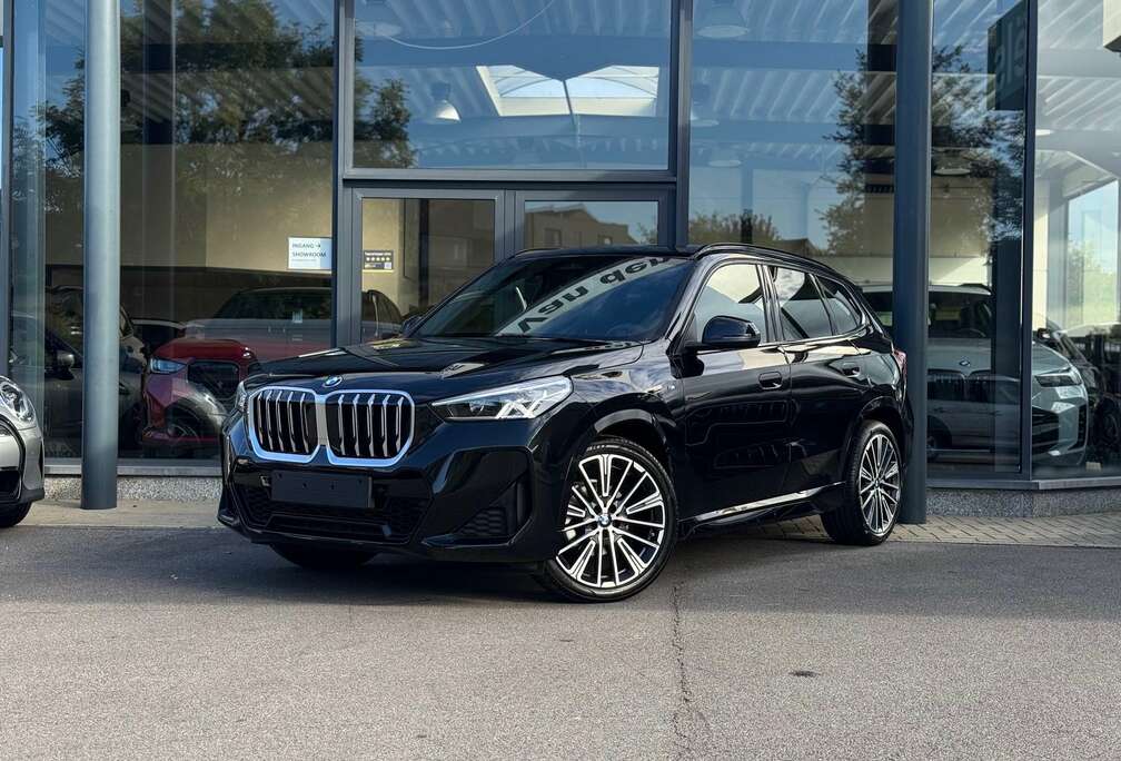 BMW sDrive18i M Sport / PANODAK / TREKHAAK / DODE HOEK